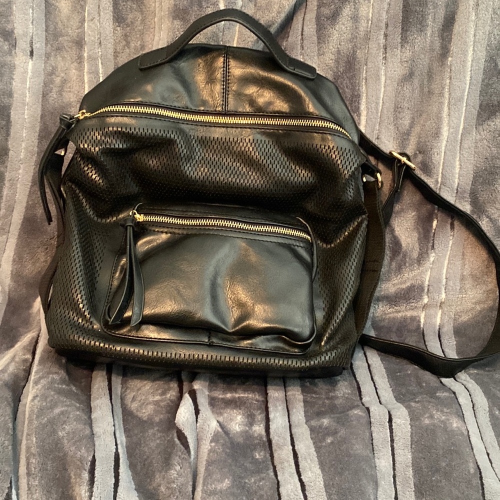 No name faux leather back pack and phone charging wallet wristlet